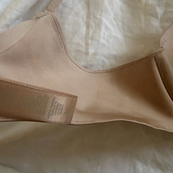 SKIMS Beige Nude Push Up Seamless Bra 34b - Picture 4 of 7